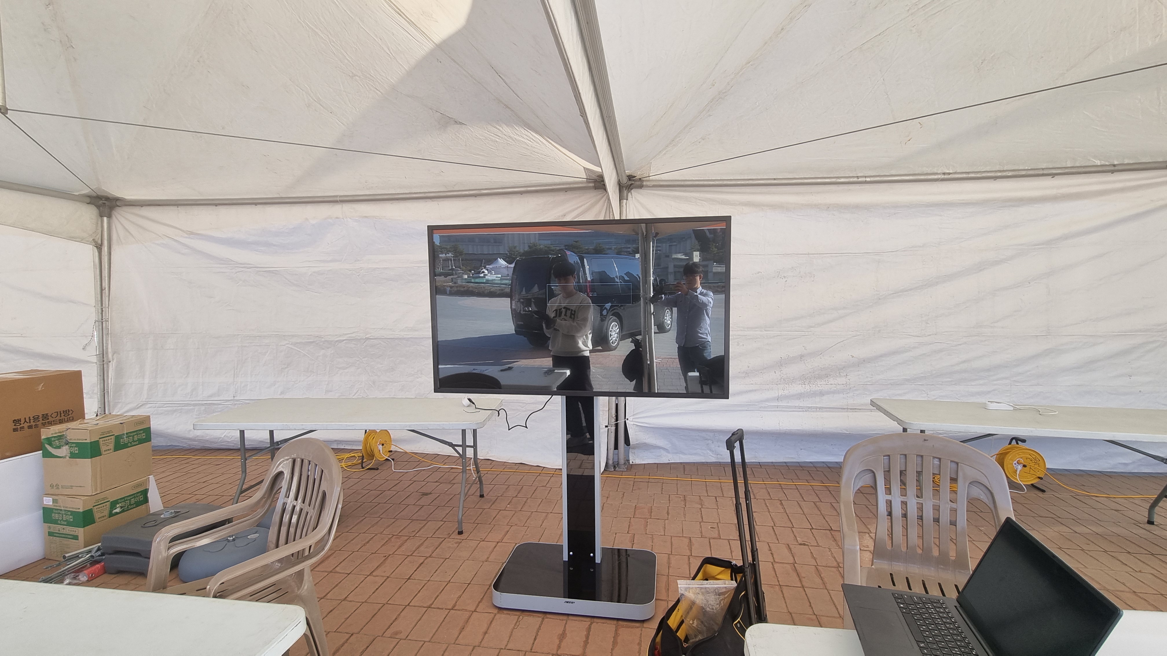 [2025.11] 65인치 대형 터치모니터(스탠드타입) 대여/ 일산 호수공원 